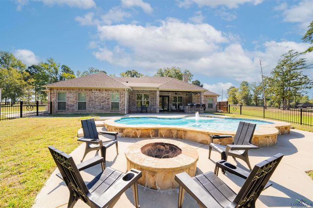 131 Osage Ln, Gilmer, TX 75645