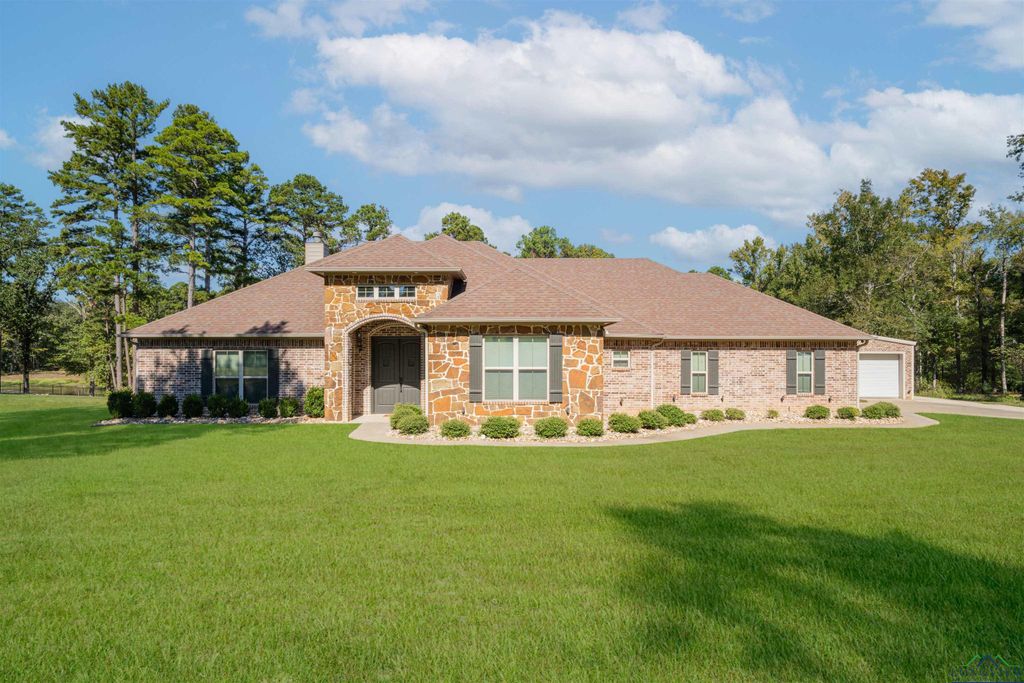 131 Osage Ln, Gilmer, TX 75645