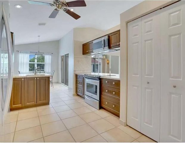 7667 Stirling Bridge Boulevard, Delray Beach, FL 33446