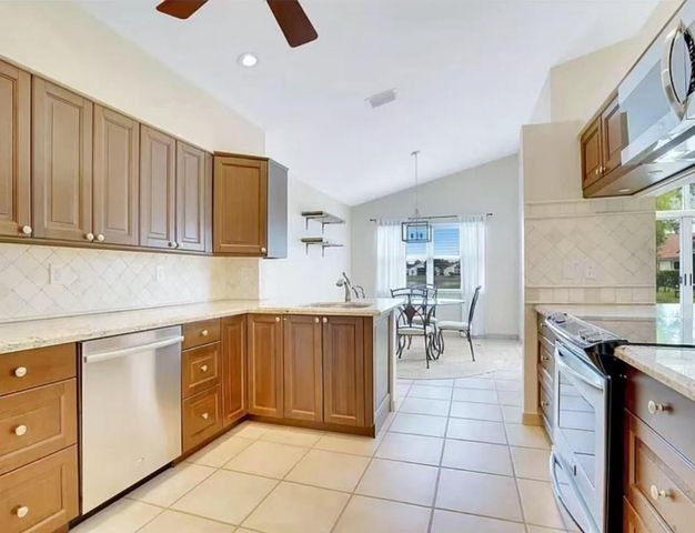 7667 Stirling Bridge Boulevard, Delray Beach, FL 33446