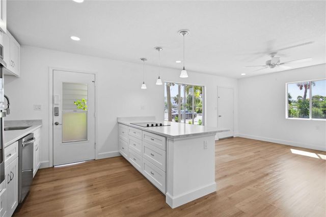 765 JOHN RINGLING BOULEVARD 1, Sarasota, FL 34236