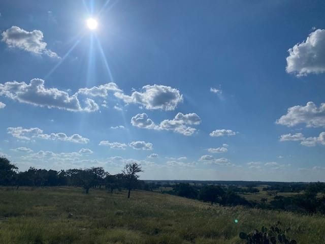 74 Tablerock Dr, Kerrville, TX 78028