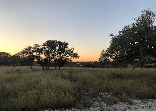 74 Tablerock Dr, Kerrville, TX 78028