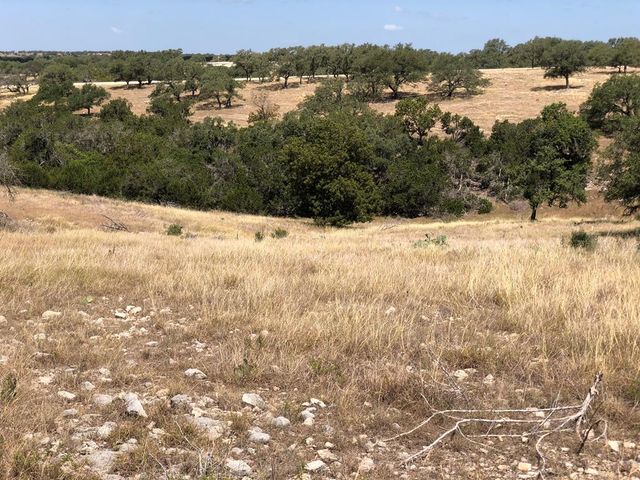 74 Tablerock Dr, Kerrville, TX 78028