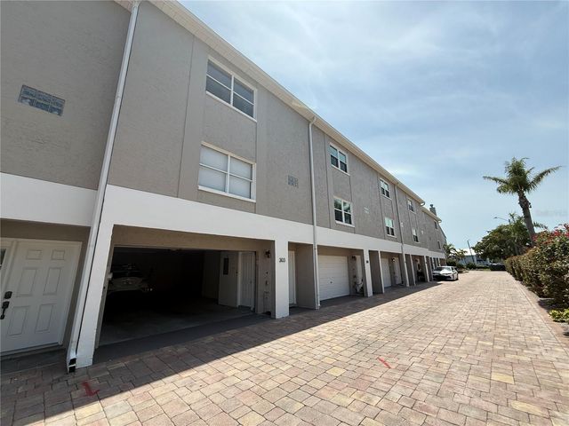 1117 PINELLAS BAYWAY S 303, Tierra Verde, FL 33715
