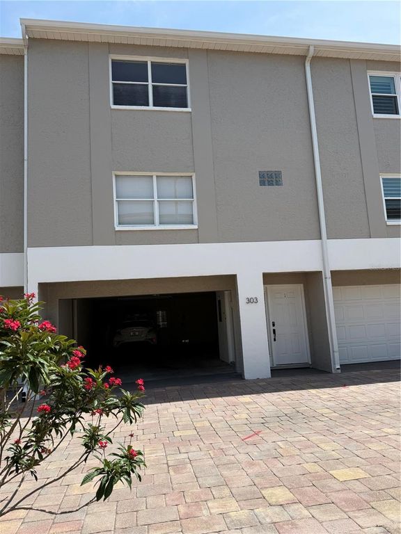 1117 PINELLAS BAYWAY S 303, Tierra Verde, FL 33715