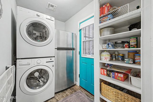120 W 2ND Street, Mesa, AZ 85201