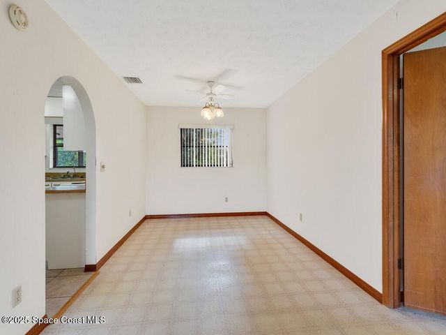 362 SE Starfish Avenue, Port St. Lucie, FL 34983