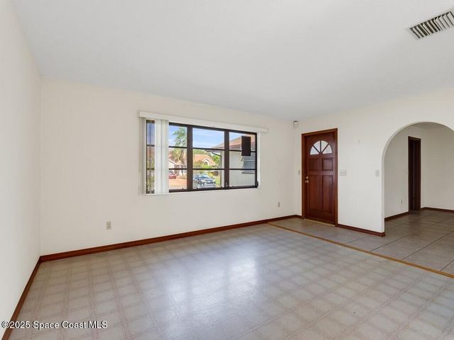 362 SE Starfish Avenue, Port St. Lucie, FL 34983