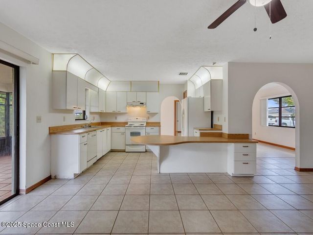 362 SE Starfish Avenue, Port St. Lucie, FL 34983