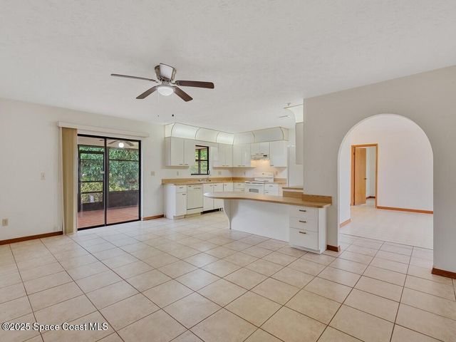 362 SE Starfish Avenue, Port St. Lucie, FL 34983