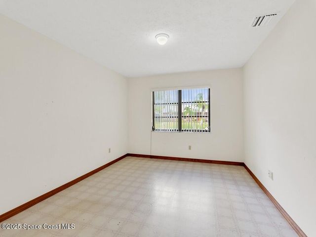 362 SE Starfish Avenue, Port St. Lucie, FL 34983