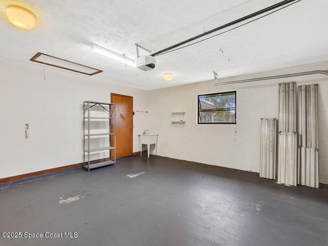 362 SE Starfish Avenue, Port St. Lucie, FL 34983