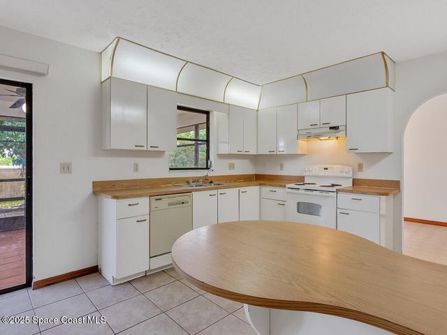 362 SE Starfish Avenue, Port St. Lucie, FL 34983