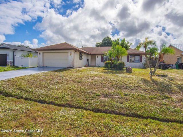 362 SE Starfish Avenue, Port St. Lucie, FL 34983