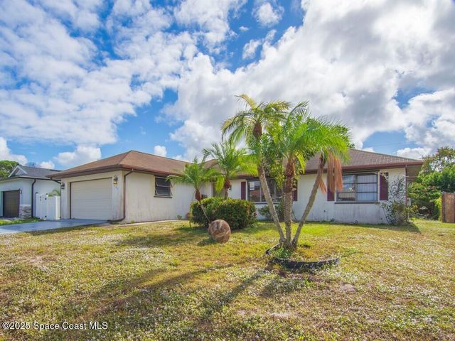 362 SE Starfish Avenue, Port St. Lucie, FL 34983
