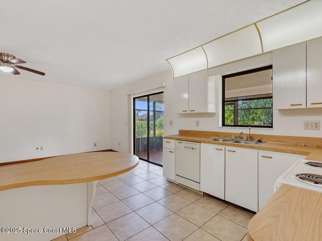 362 SE Starfish Avenue, Port St. Lucie, FL 34983