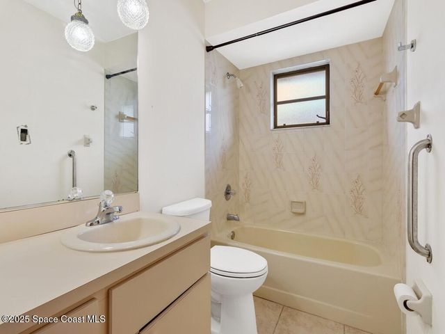 362 SE Starfish Avenue, Port St. Lucie, FL 34983