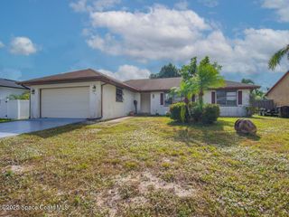 362 SE Starfish Avenue, Port St. Lucie, FL 34983