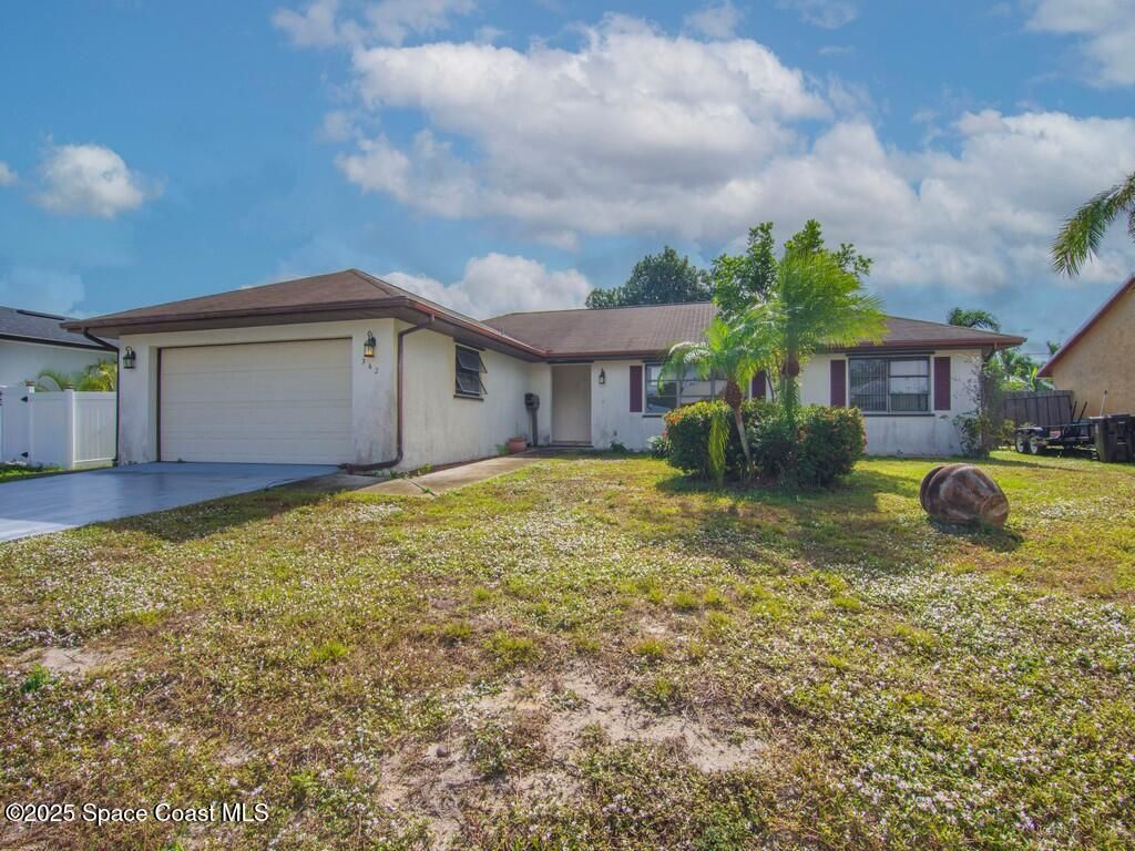 362 SE Starfish Avenue, Port St. Lucie, FL 34983
