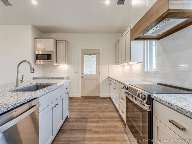 5916 Coldspring Lane, Bartlesville, OK 74006