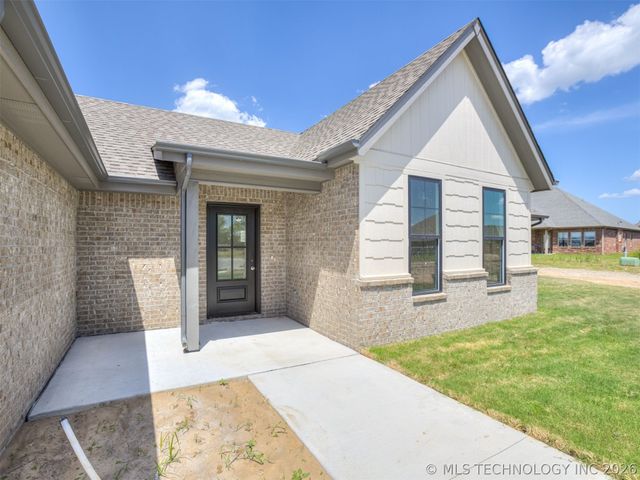 5916 Coldspring Lane, Bartlesville, OK 74006
