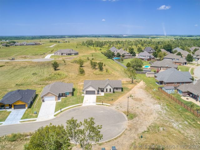 5916 Coldspring Lane, Bartlesville, OK 74006