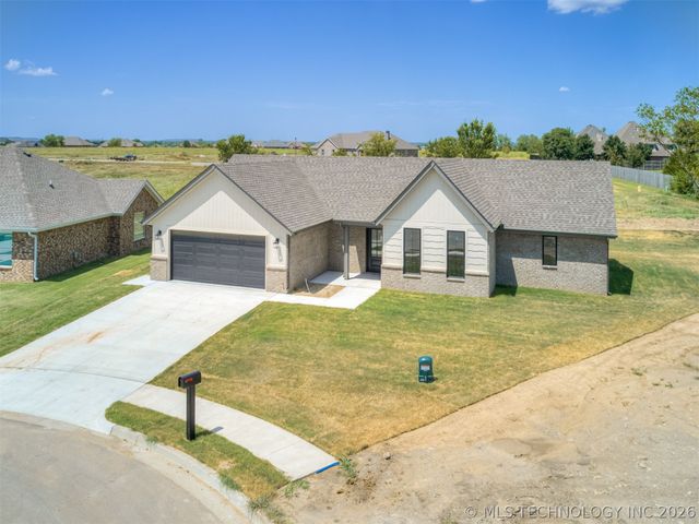 5916 Coldspring Lane, Bartlesville, OK 74006