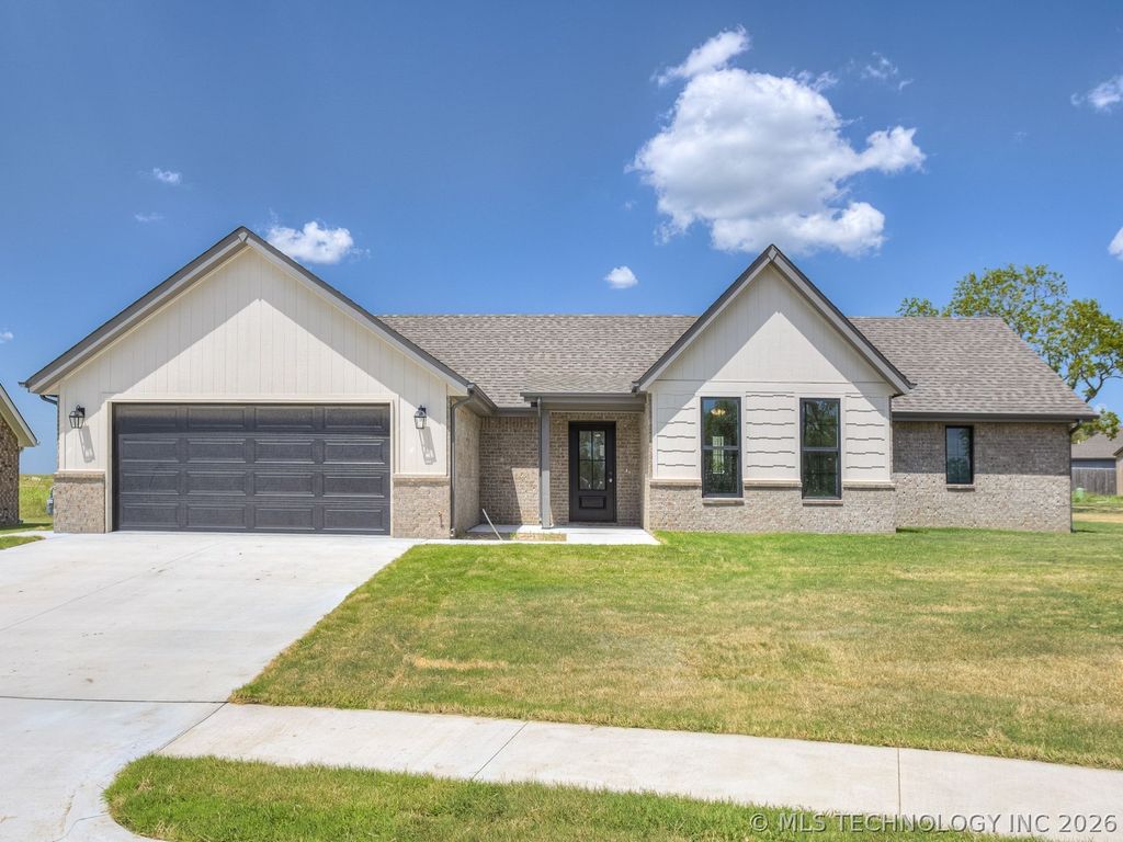 5916 Coldspring Lane, Bartlesville, OK 74006