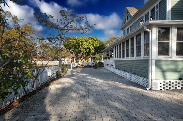 304 15TH STREET W, Bradenton, FL 34205