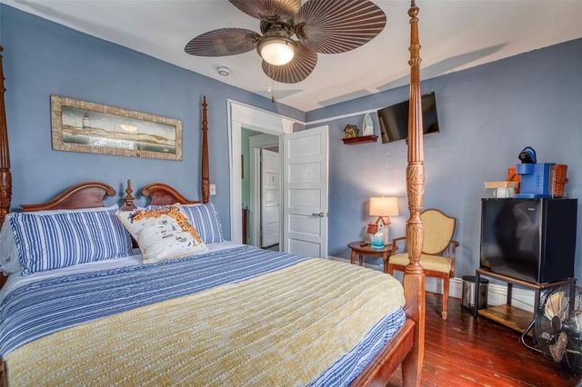 304 15TH STREET W, Bradenton, FL 34205