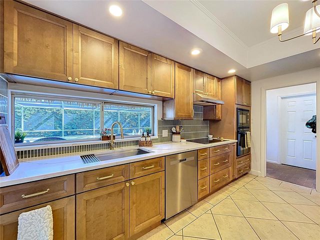 2646 NEWPORT AVENUE, Lakeland, FL 33803