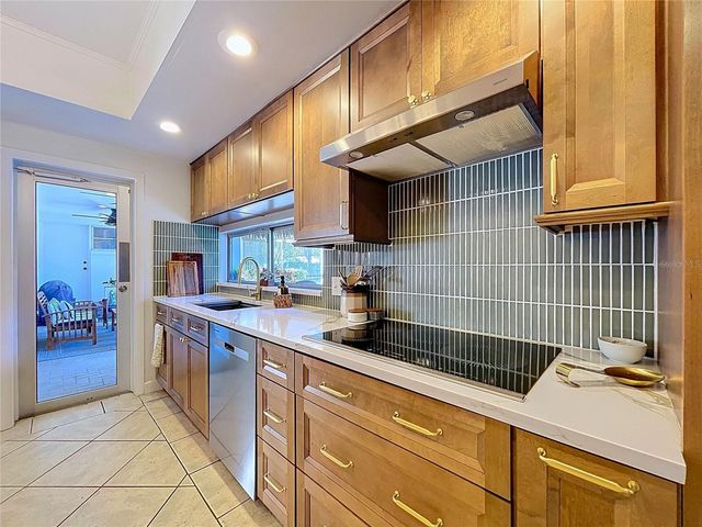 2646 NEWPORT AVENUE, Lakeland, FL 33803