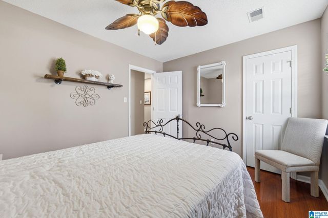 128 W STONEHAVEN CIRCLE, Pelham, AL 35124