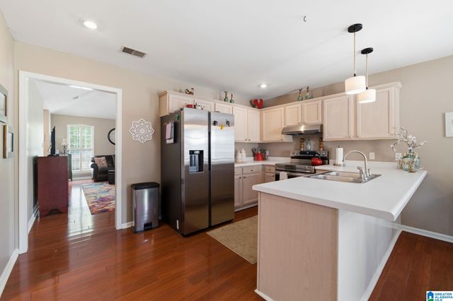 128 W STONEHAVEN CIRCLE, Pelham, AL 35124