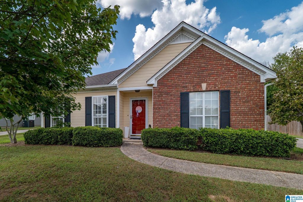 128 W STONEHAVEN CIRCLE, Pelham, AL 35124