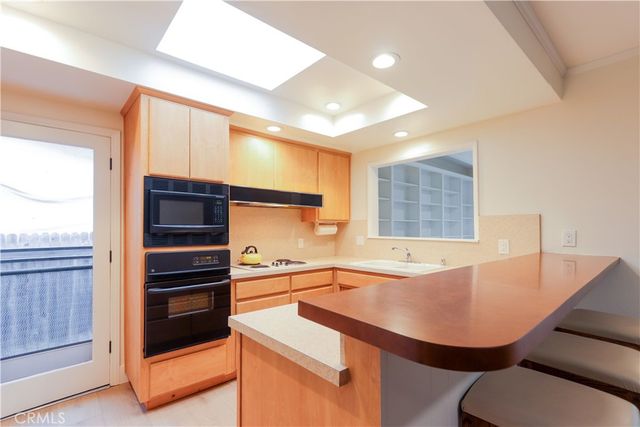 371 Manila, Long Beach, CA 90814