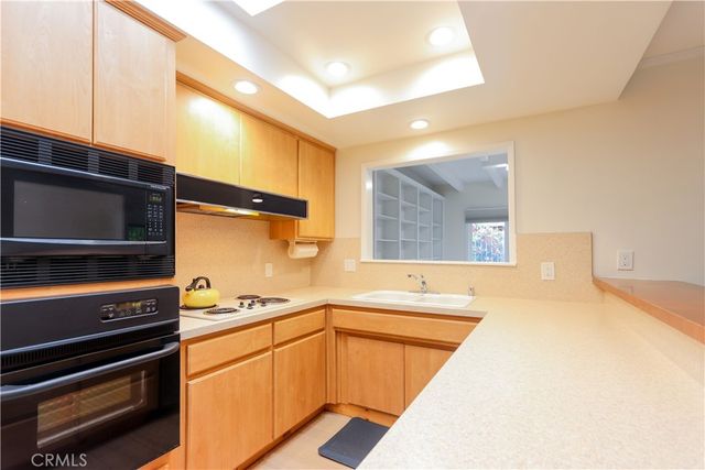 371 Manila, Long Beach, CA 90814