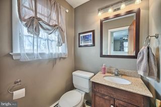 802 PENNSYLVANIA AVE, Lemoyne, PA 17043