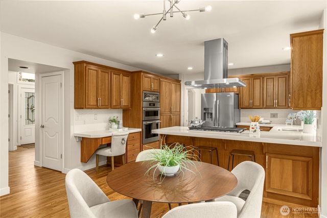 15409 101st Place NE, Bothell, WA 98011