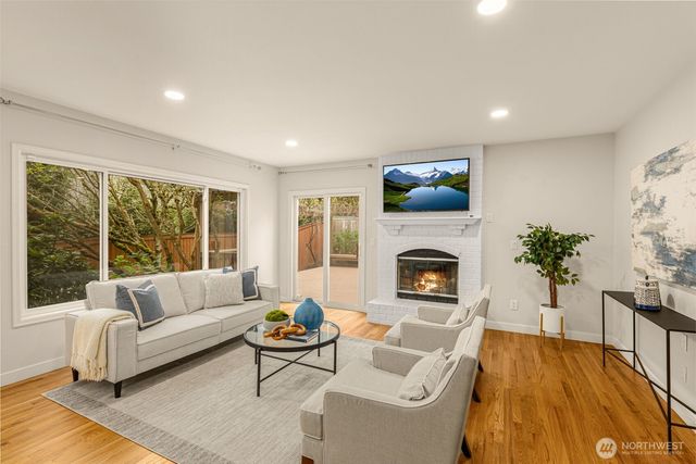 15409 101st Place NE, Bothell, WA 98011