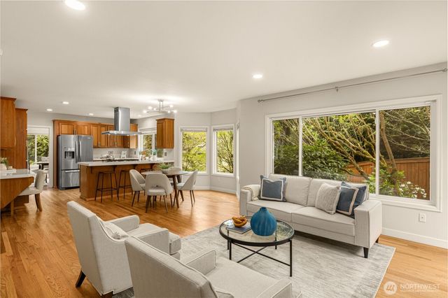 15409 101st Place NE, Bothell, WA 98011