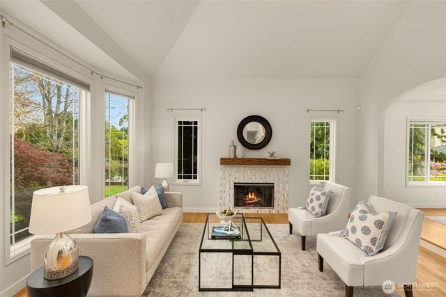 15409 101st Place NE, Bothell, WA 98011