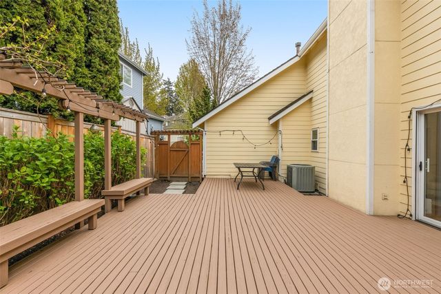 15409 101st Place NE, Bothell, WA 98011