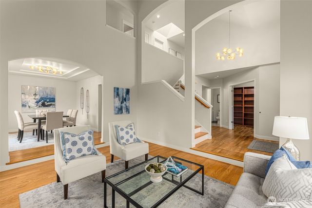 15409 101st Place NE, Bothell, WA 98011