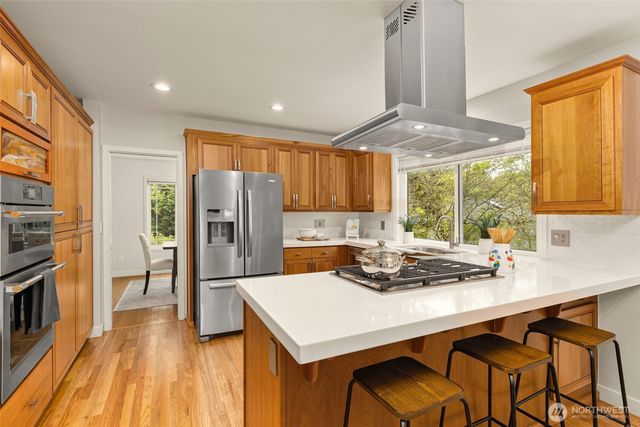 15409 101st Place NE, Bothell, WA 98011