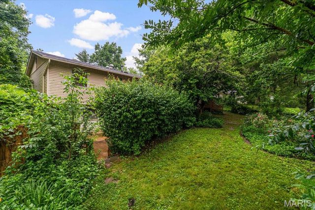 1242 Larkin Williams Road, Fenton, MO 63026