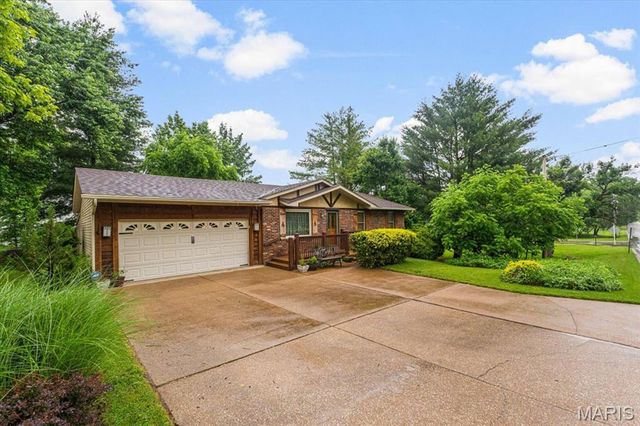 1242 Larkin Williams Road, Fenton, MO 63026