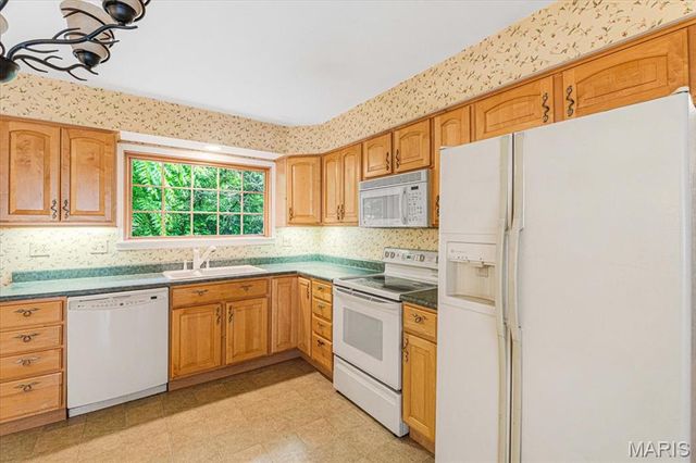 1242 Larkin Williams Road, Fenton, MO 63026