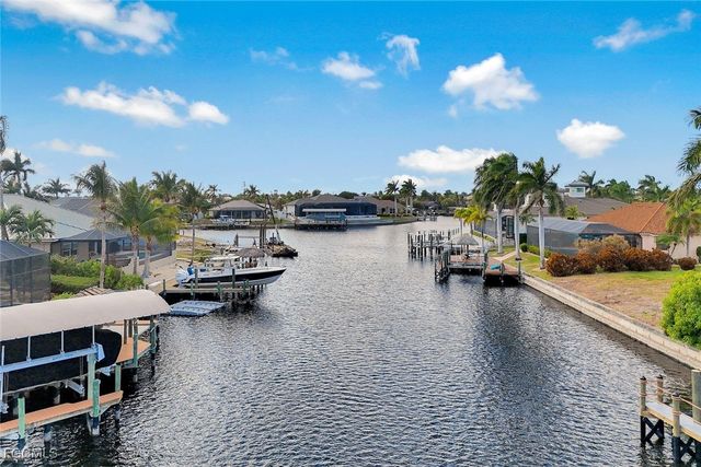 2210 SW 52nd LN, Cape Coral, FL 33914